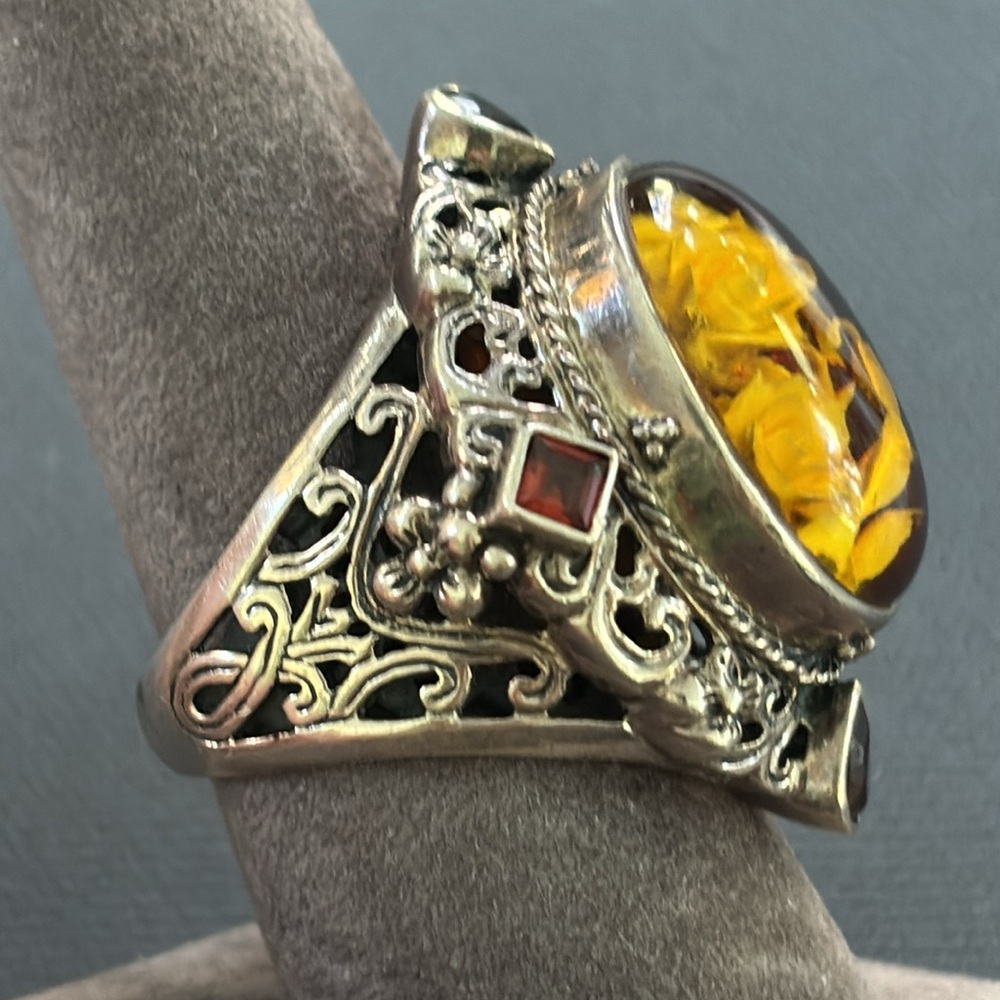 Carved Rose in Amber Sterling Silver Ring - Picture 4 of 8